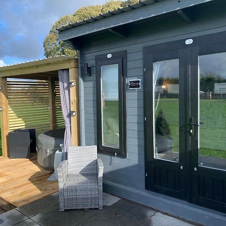 Dolafon Farm Luxury Glamping Cabin With Hot Tub St Asaph Luaran gambar