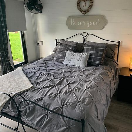 Dolafon Farm Luxury Glamping Cabin With Hot Tub St Asaph Luaran gambar