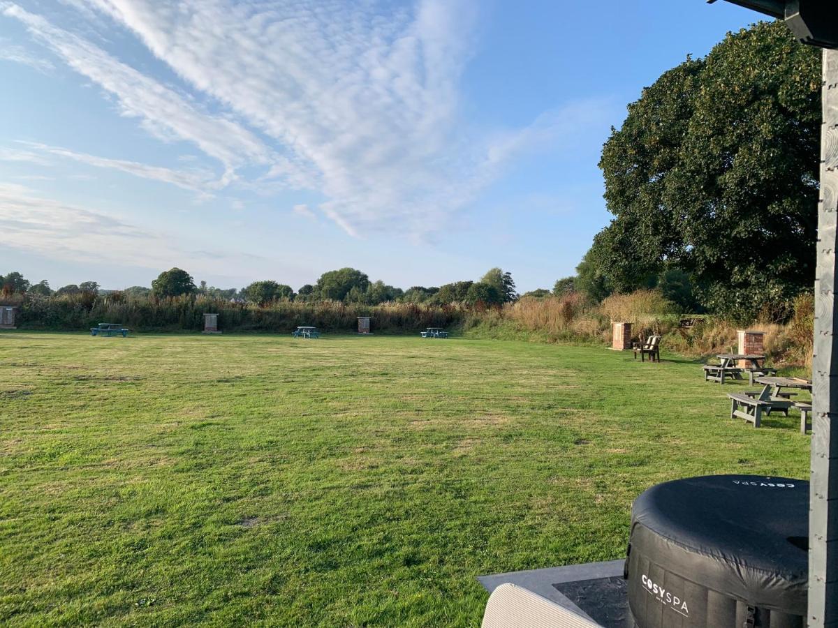 Dolafon Farm Luxury Glamping Cabin With Hot Tub St Asaph Luaran gambar